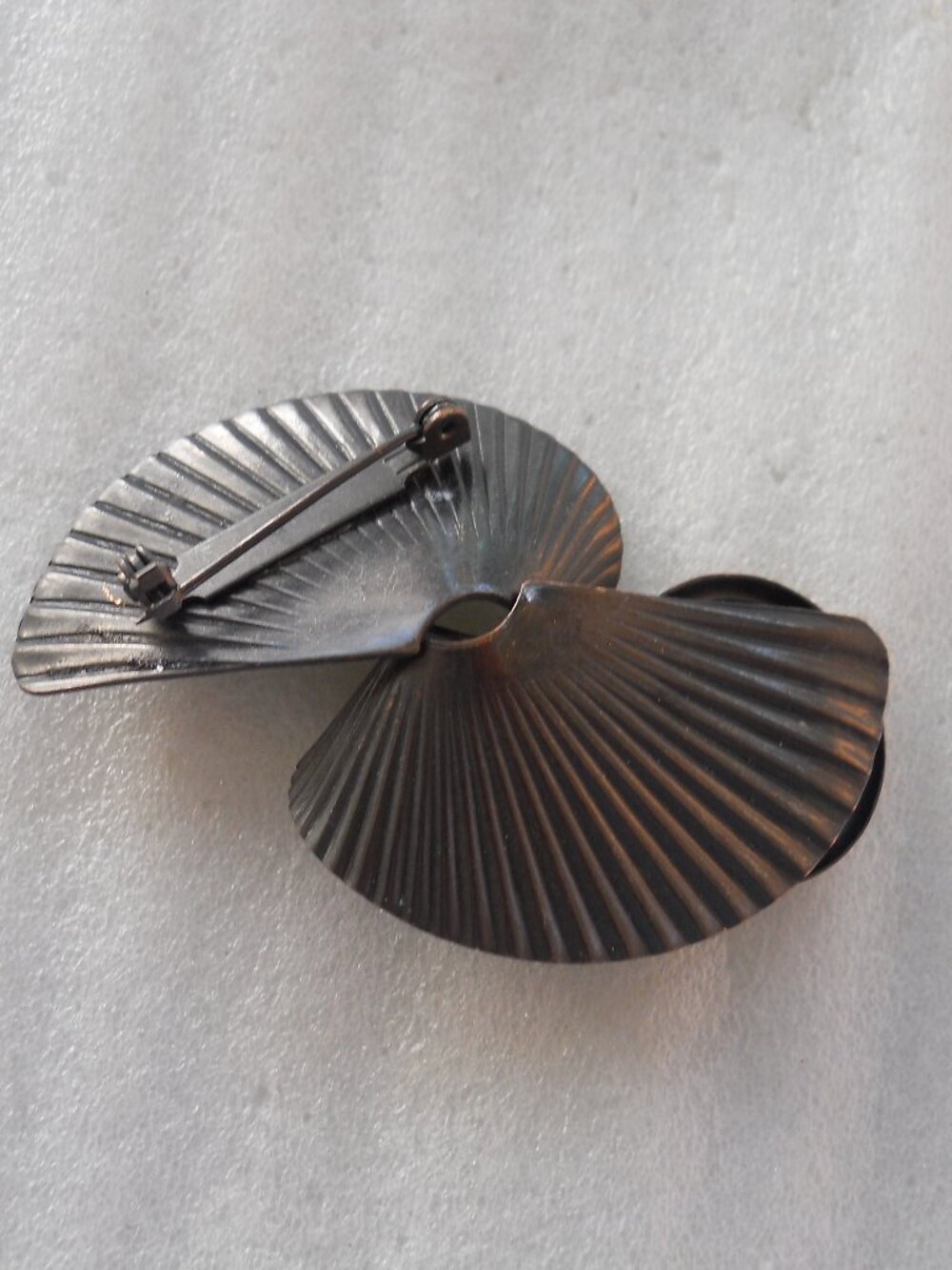 Twisted Shell Pin 1125 - Picture 3 of 3